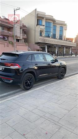 ڤۆڵکسواگن ئەتڵەس کرۆس سپۆرت